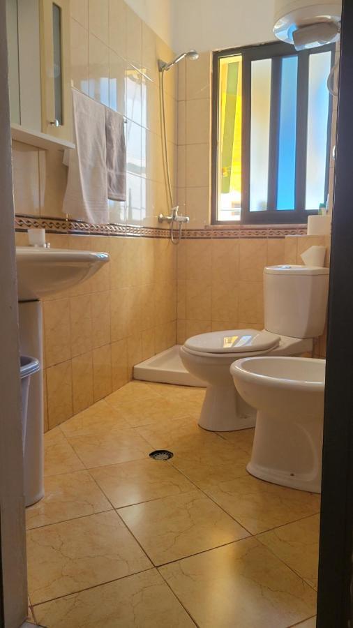 Charming Apartment Lushnje Екстер'єр фото