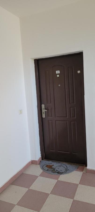 Charming Apartment Lushnje Екстер'єр фото