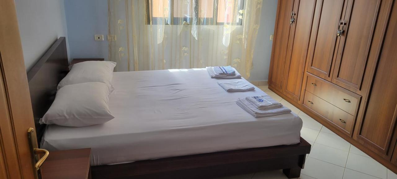 Charming Apartment Lushnje Екстер'єр фото