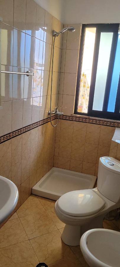 Charming Apartment Lushnje Екстер'єр фото