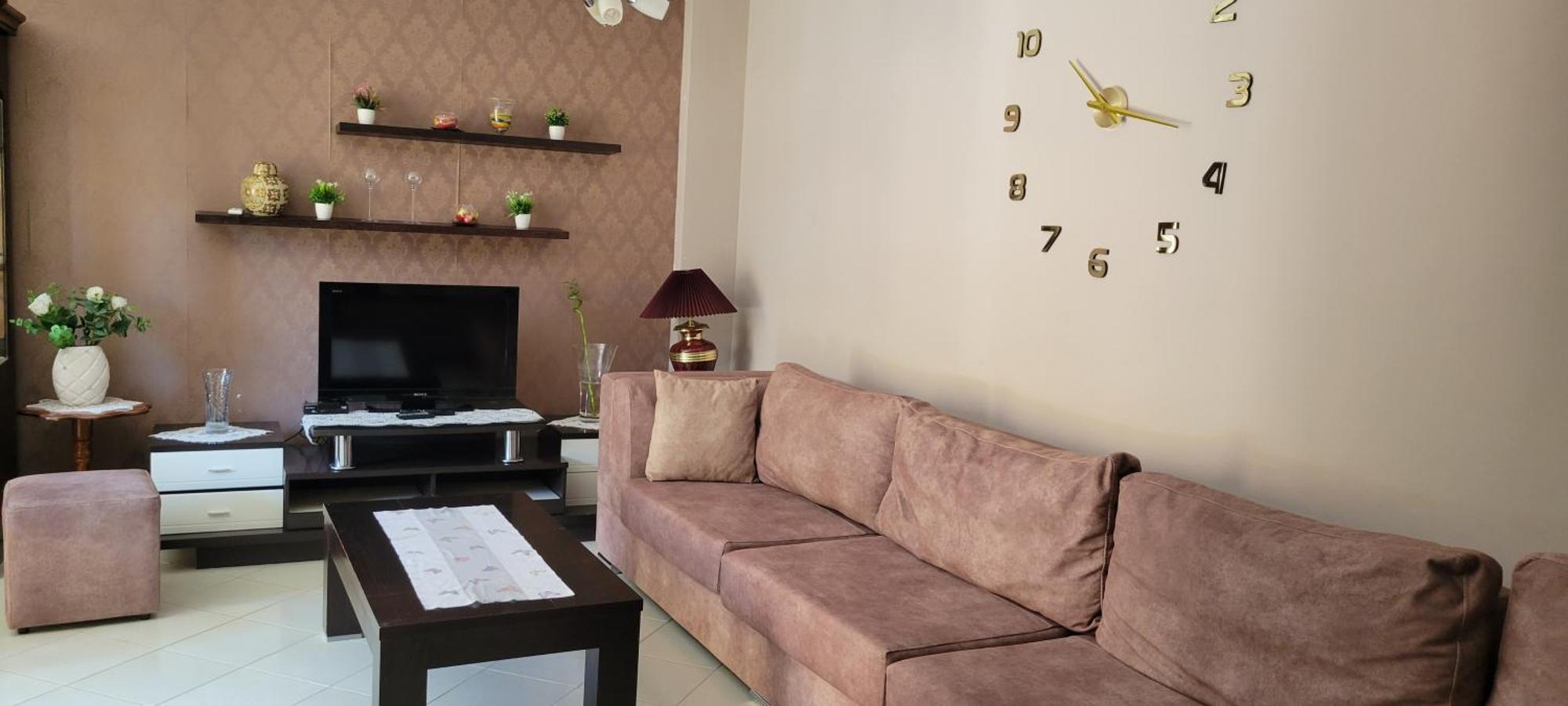 Charming Apartment Lushnje Екстер'єр фото